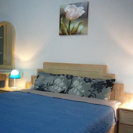 Pinang Beach Apartment @ Bayu Emas Batu Ferringhi Eksteriør billede