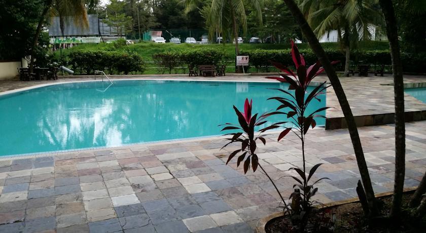 Pinang Beach Apartment @ Bayu Emas Batu Ferringhi Eksteriør billede
